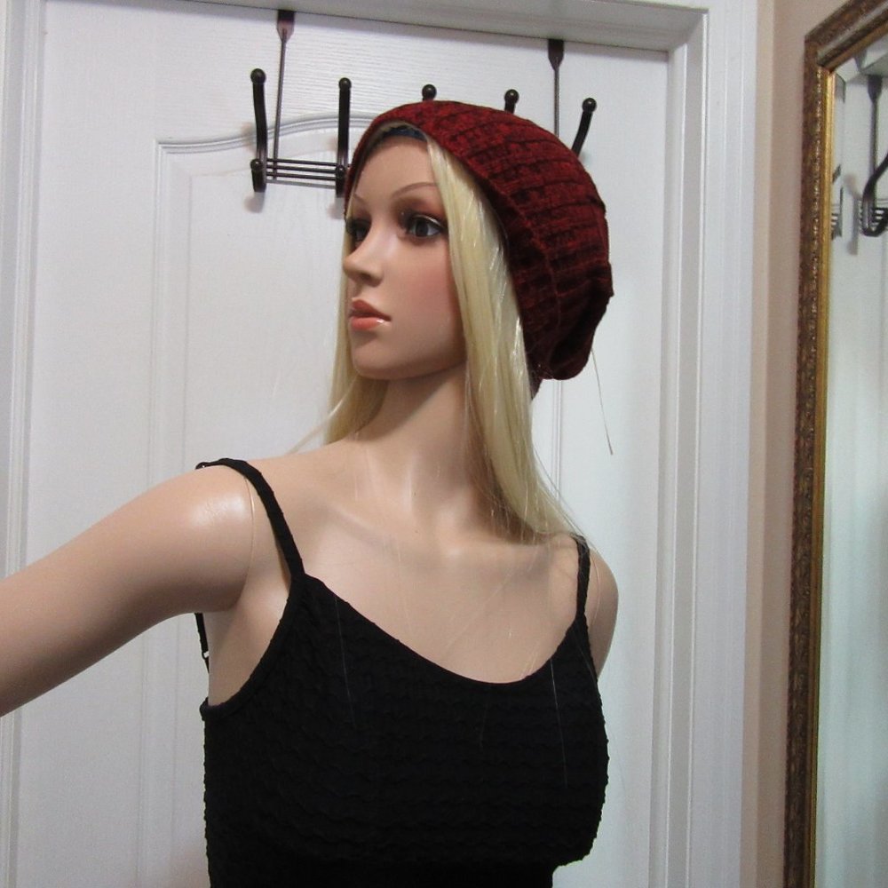 Red/ Blk Multi mix Touque - Picture 5 of 11